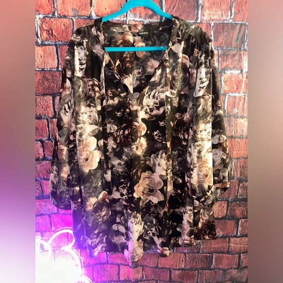 Torrid - Picture 2 of 2